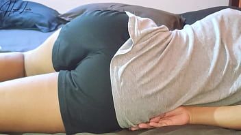 Putar Saudara tiri yang nakal terbangun hanya untuk berhubungan seks dengan saudara tirinya yang terangsang.