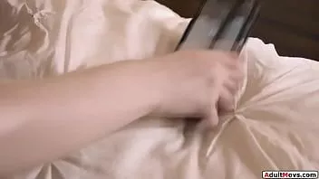 Putar Adultmovs.com - brunette tertangkap masturbasi oleh chef