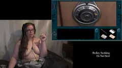 play Naked Gamer descend et salir dans la tour royale - Partie 1