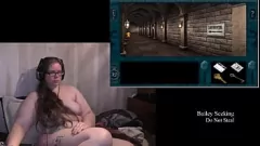Odtwórz Nude Gamer Girl, Nancy Drew, ujawnia duże cycki w Tower Play przez część 4
