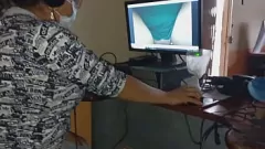 play Реальная любительская милф запускает офис директора для загрузки xvideos.com