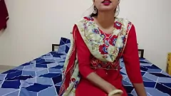 Afspelen Indian Stepmom Saarara's verboden seksovereenkomst met schoonzoon