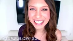 चलाएँ ऐड्रा फॉक्स, चैनल हार्ट और जेड नाइल एक मैला ब्लोजॉब और डॉगस्टाइल सेक्स के बाद कामुक हो जाते हैं और गर्म वीर्य निगल लेते हैं