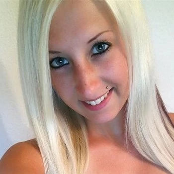 Porno Yıldızı Leonie Pur