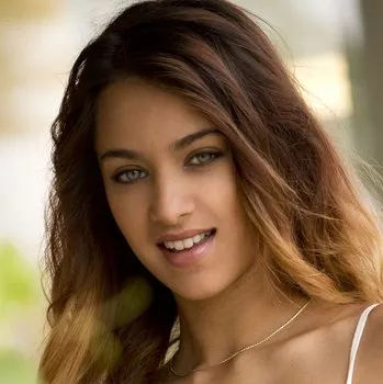 Bintang porno Uma Jolie